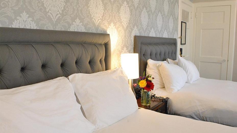 Queen Room with Two Queen Beds interior